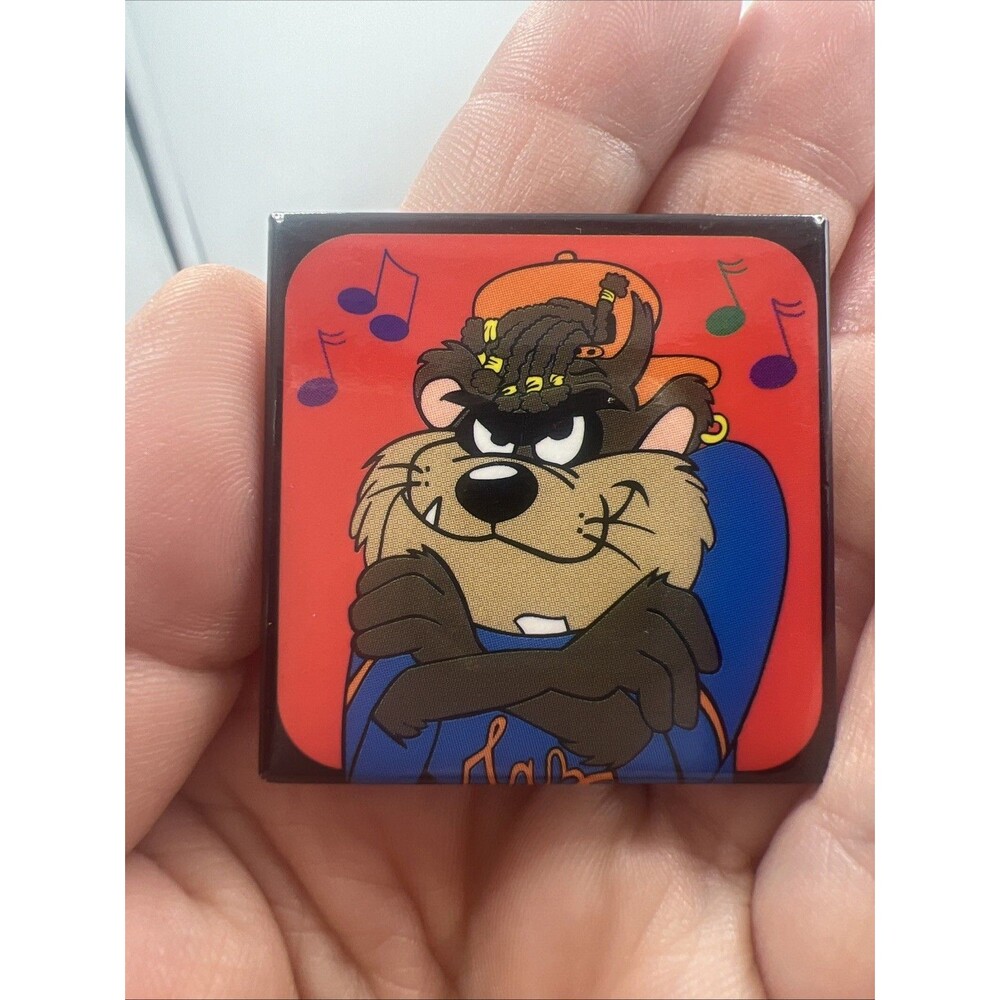 Vintage 1993 Looney Tunes Basketball Space Jam Pin Button Taz Warner Brothers